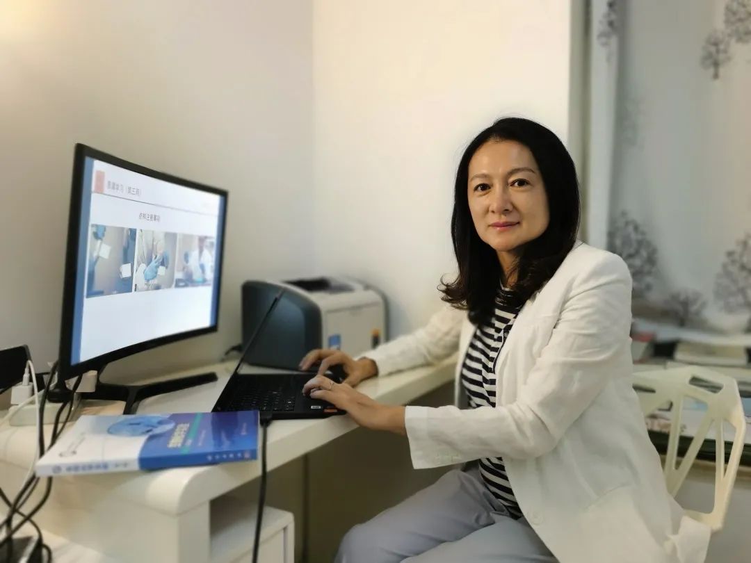 我院张冬梅教授荣获2020年度“中国银行教师教学成果奖”
